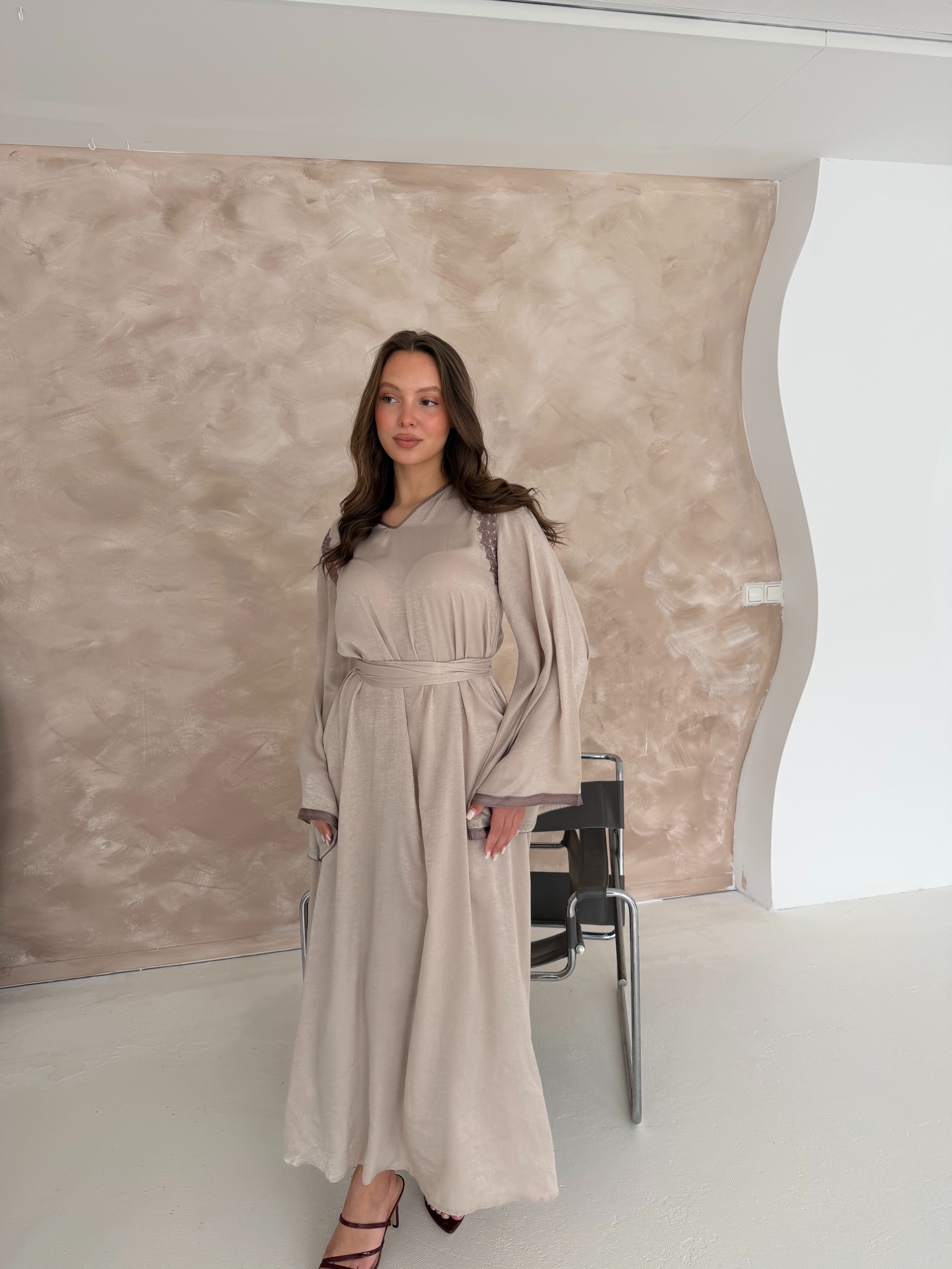 Nude Elegance